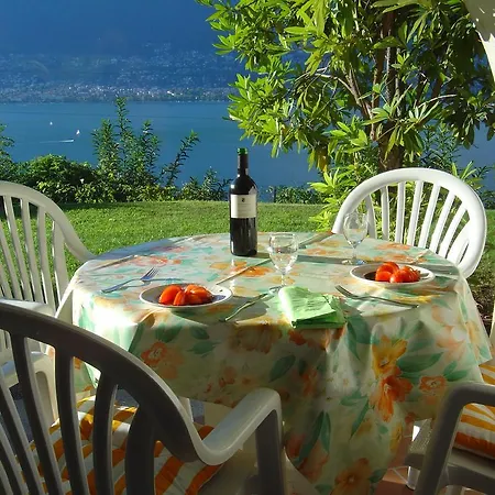Ferienwohnung Mit Aussicht Und Pool Gambarogno
