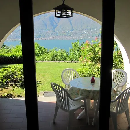 Ferienwohnung Mit Aussicht Und Pool Gambarogno